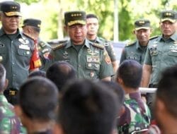 Panglima TNI Dampingi Presiden Jokowi Temui Ribuan Petani Se-Jawa Tengah