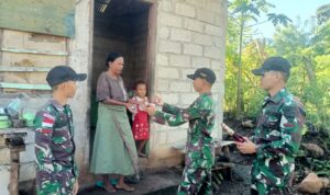 Berbagi Di Bulan Suci Ramadhan, Pos Nino Satgas Yonkav 6/Naga Karimata Berikan Sembako Kepada Masyarakat