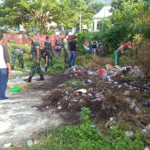 Menjelang Hari Raya Idul Fitri, TNI-Polri, DLH, Satpol PP, dan Masyarakat Bersatu Padu Bersihkan Lingkungan dalam Jum’at Bersih