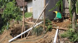 TNI AD Kebutan Pembangunan Sanitasi di TMMD 121 Probolinggo