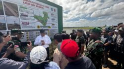 Wamenhan Dampingi Mentan Tinjau Lokasi Lahan Pengembangan Food Estate di Kampung Wanam, Merauke