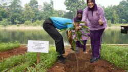 Ketum IKKT PWA  Olahraga Bersama Pengurus Pusat IKKT di Akademi TNI