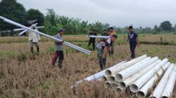 Sinergi disektor pertanian, Satgas TMMD dan warga siapkan sarana pipa sumur bor