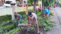 Semangat Gotong Royong, Babinsa Desa Candirejo Dan Warga Bersihkan Lingkungan Desa