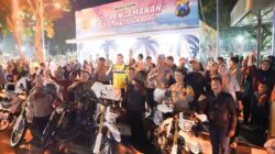 Bupati Tuban, Aditya Halindra Faridzky, SE., bersama Forkopimda melaksanakan patroli pengamanan malam Tahun Baru 2025, Selasa (31/12). Kegiatan ini bertujuan memastikan suasana pergantian tahun berlangsung aman dan kondusif bagi seluruh masyarakat