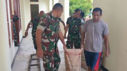 Peduli Rumah Ibadah, Anggota Koramil 1505-01 Tidore dan Warga Bersihkan Masjid