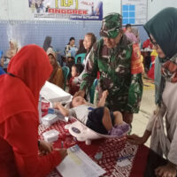 Peran Aktif Babinsa Kelurahan Jegu Wujudkan Generasi Sehat Tanpa Stunting Lewat Posyandu