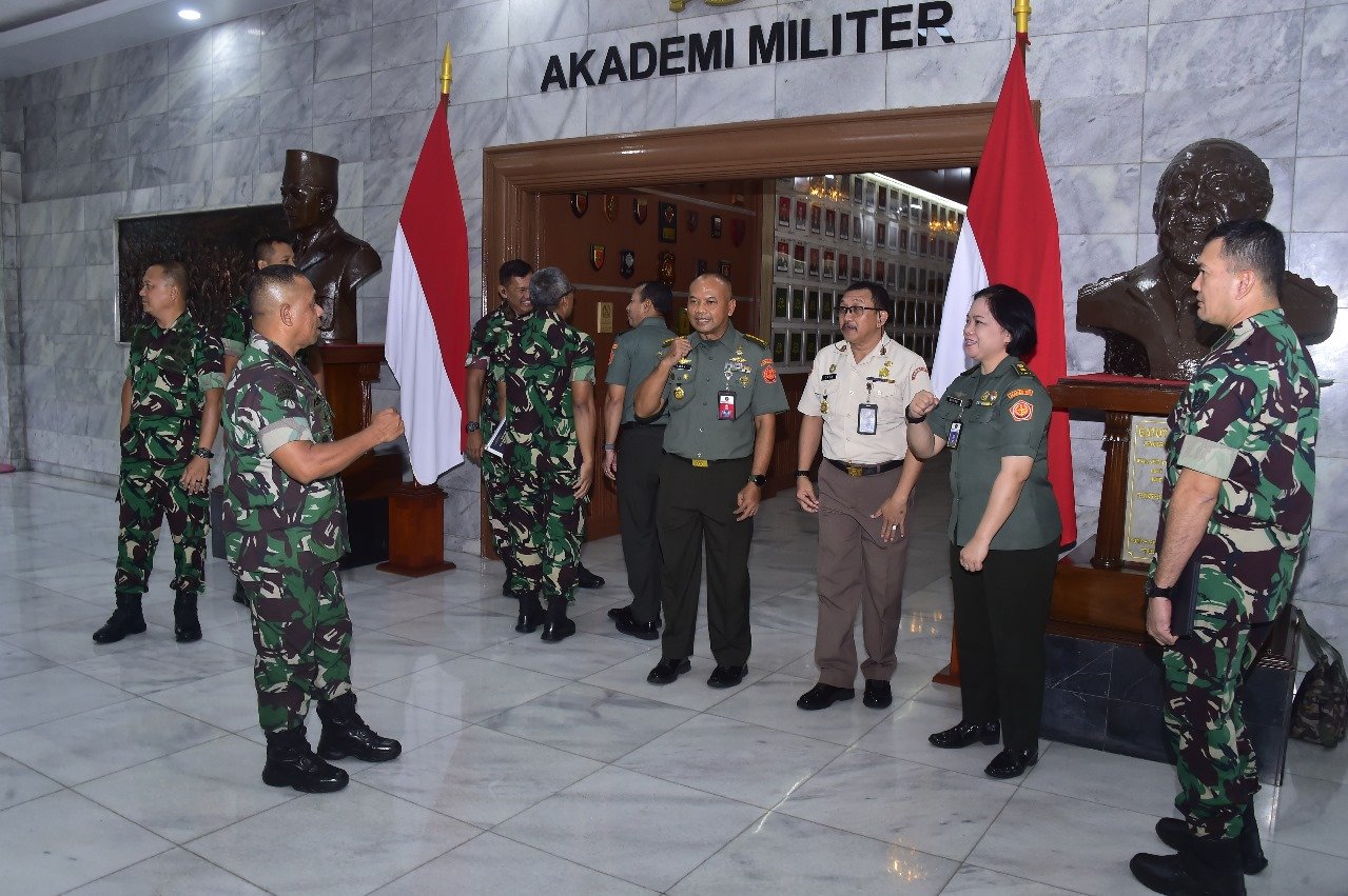 Gubernur Akademi Militer, Terima Audiensi Kapusdiklat Bahasa Badiklat Kemhan RI