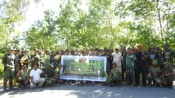 Penanaman Mangrove Kodim 1510/Sula: Langkah Konkret Menjaga Ekosistem Pantai dalam rangkaian Program TMMD Ke-123 di Desa Mangega