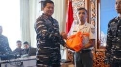 Pangkoarmada III, Bagikan Paket Lebaran untuk Prajurit dan ASN, Wujud Kepedulian di Penghujung Ramadan