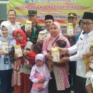 Cegah Stunting, DKP Probolinggo Bagikan Beras Fortifikasi untuk Bumil dan Baduta