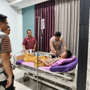 Kapolda Jateng Jenguk Brigadir Eka, Disandera Kelompok Anarko Saat Demo