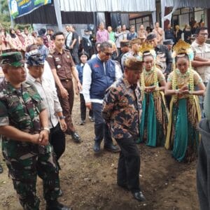 Kasdim 0820/Probolinggo Hadiri Peresmian SMKN Pariwisata dan Pendopo Agung Ngadisari