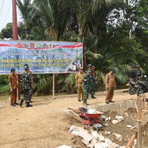 Wabup HST Apresiasi Semangat Gotong Royong TNI dan Warga TMMD ke-124