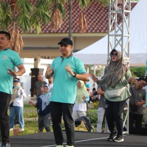 Senam Bersama Dandim, Forkopimda dan Warga Probolinggo Jalin Sinergi Sehat
