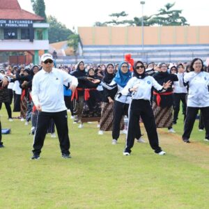 Senam Massal HKG PKK ke-53, Wali Kota Probolinggo Turut Hadir