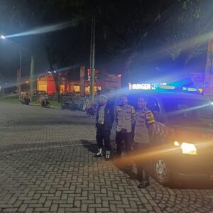 AIPDA Endang Pimpin Personil Sisir Bunderan Citra Raya AIPDA Endang Pimpin Personil Sisir Bunderan Citra Raya