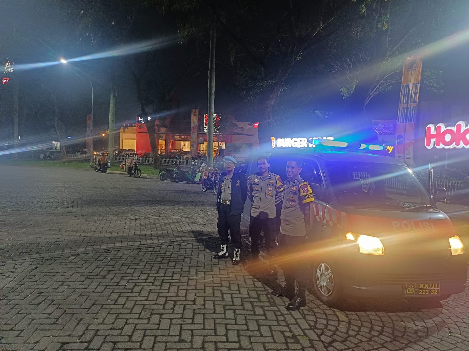 AIPDA Endang Pimpin Personil Sisir Bunderan Citra Raya