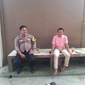 Bripka Suheri Wijaya Sambang Warga, Pererat Silaturahmi dan Jaga Kamtibmas Bripka Suheri Wijaya Sambang Warga, Pererat Silaturahmi dan Jaga Kamtibmas