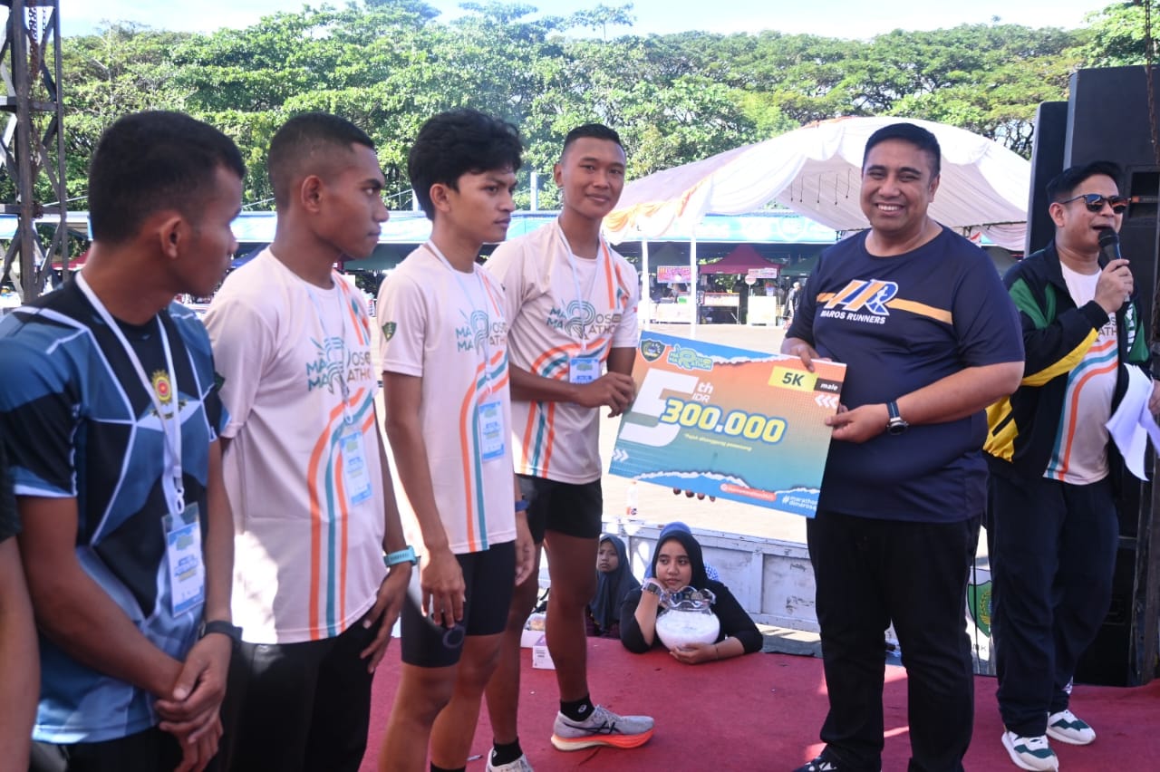 Kadisops Lanud Sultan Hasanuddin Bersama Bupati Maros Lepas 2.000 Peserta Maros Marathon 2025