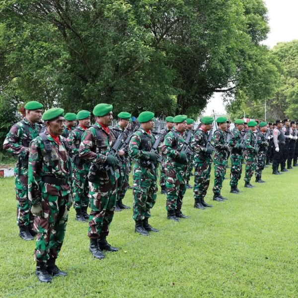 Sinergitas TNI-Polri Terlihat di Hari Bhayangkara, Kodim 1505 Tidore Beri Kejutan Ulang Tahun untuk Polresta Tidore