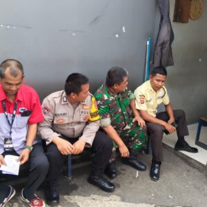 Polsek Cikupa Lakukan Sambang dan Sosialisasi Layanan Kepolisian 110 kepada Warga Desa Bojong Polsek Cikupa Lakukan Sambang dan Sosialisasi Layanan Kepolisian 110 kepada Warga Desa Bojong