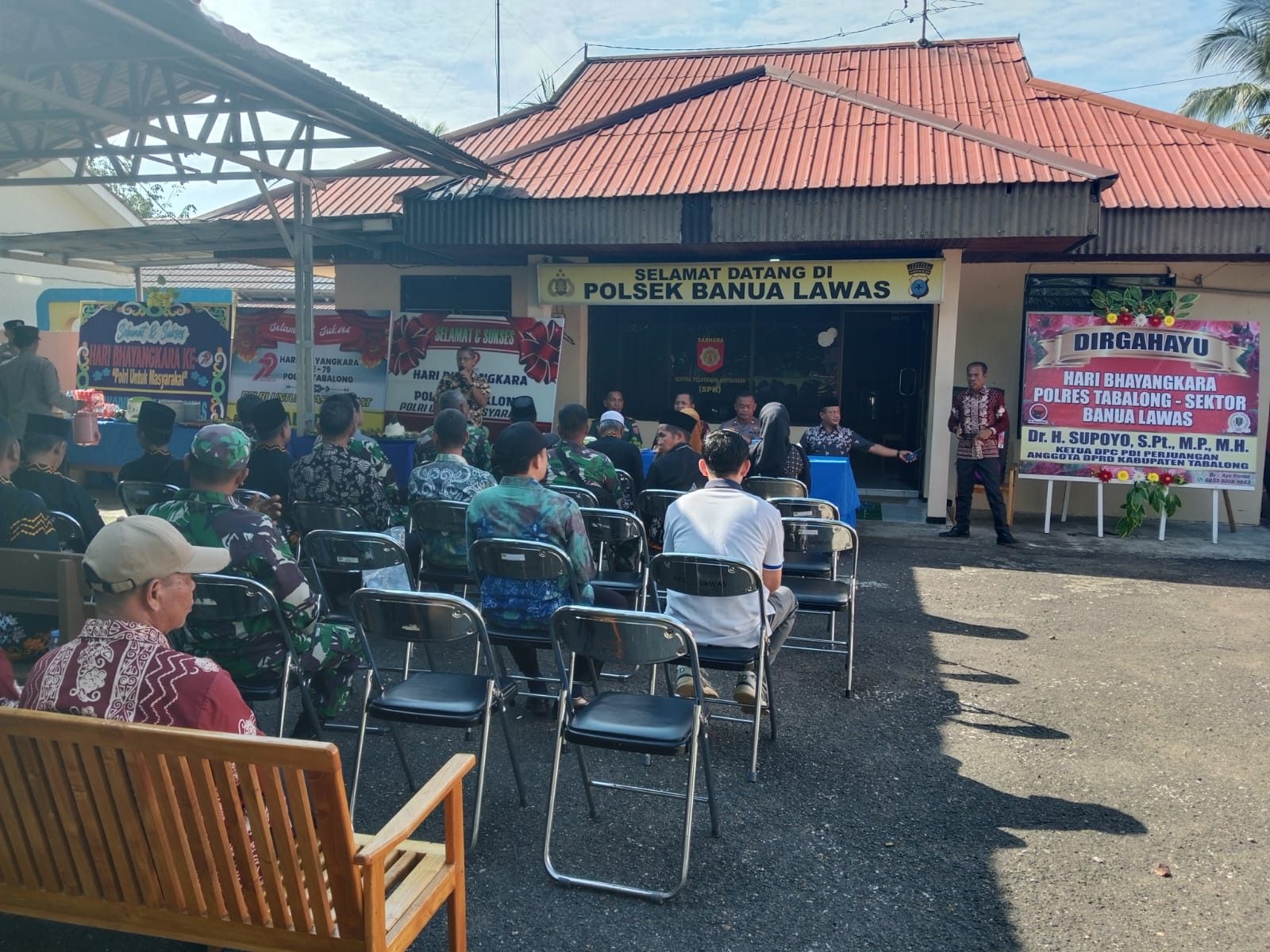 Koramil 1008-06/Banua Lawas-Pugaan Berikan Kejutan untuk Polsek Banua Lawas di HUT ke-79 Bhayangkara
