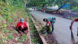 Wujudkan Lingkungan Bersih, Babinsa Pimpin Gotong Royong Pembersihan Lingkungan Desa