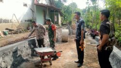 Babinsa Tiris Kawal Monev Desa Pesawahan Demi Transparansi Pembangunan