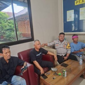 Bhabinkamtibmas Desa Talaga Sambangi Warga, Jalin Silaturahmi dan Himbauan Harkamtibmas