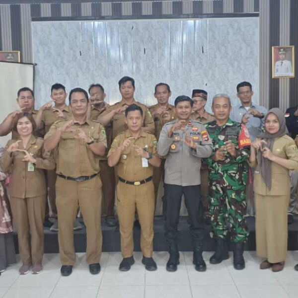 Babinsa Koramil 1008-02/Haruai Hadiri Rapat Pembentukan Panitia 17 Agustus dan Persiapan Peletakan Batu Pertama RTH Bintang Ara