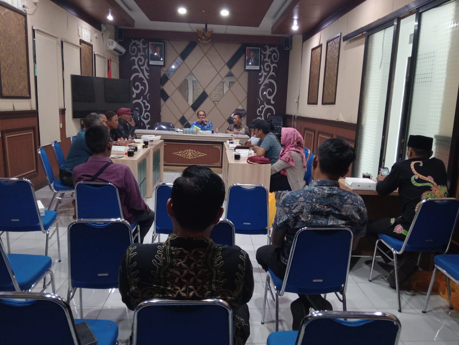 Audensi Aliansi LSM Probolinggo dengan Inspektorat Tegaskan Penyelesaian Masalah Desa