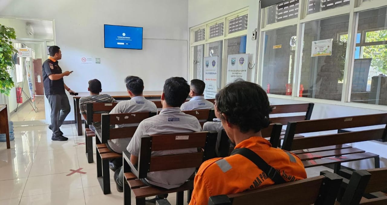 UPT Pengujian Kendaraan Bermotor Probolinggo Berikan Sosialisasi Road To Zero ODOL