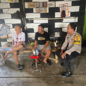 Bhabinkamtibmas Kelurahan Bunder Jalin Silaturahmi dan Edukasi Kamtibmas dengan Warga