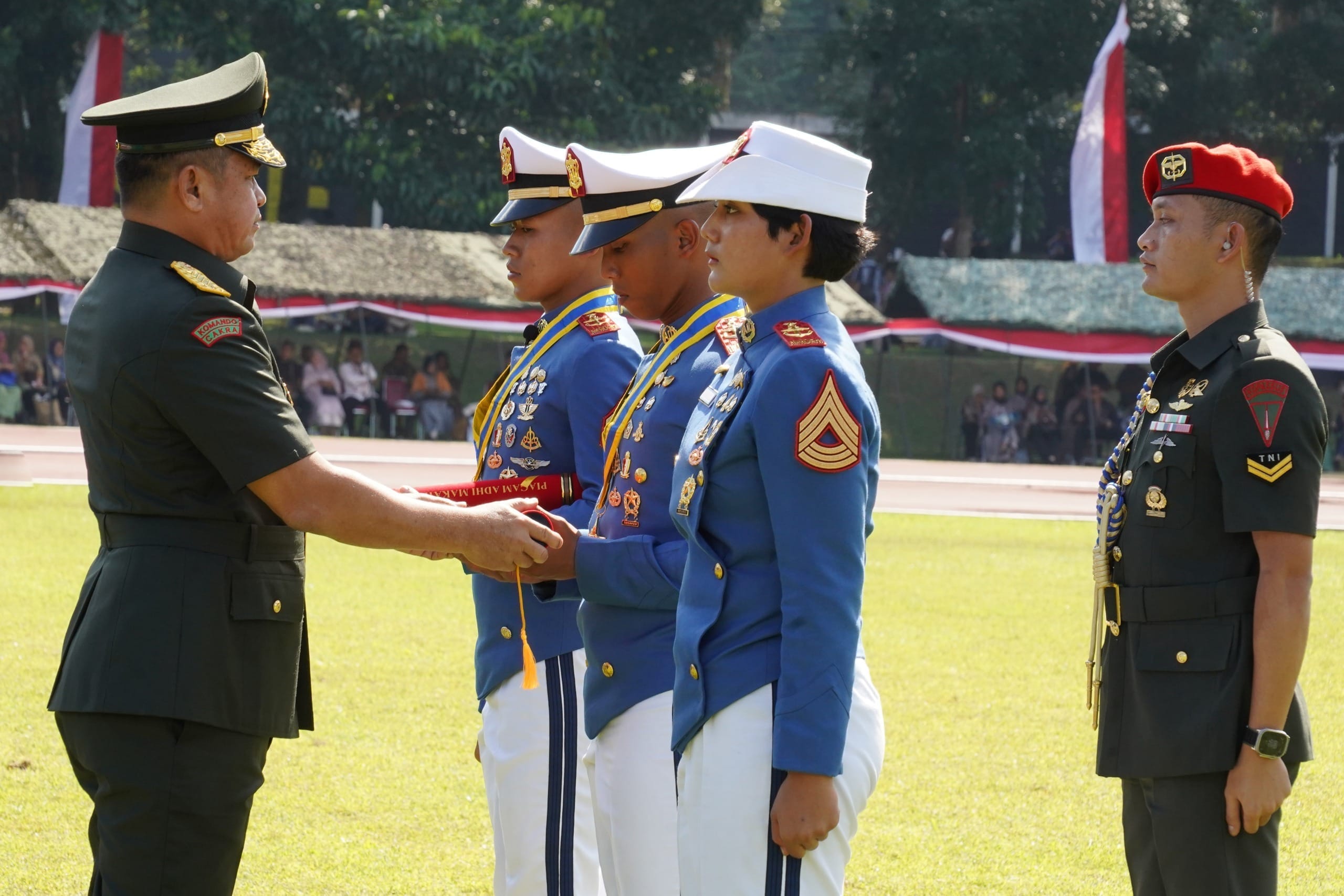 Kasad Tutup Pendidikan Taruna Akmil Tahun 2025 Anugerahkan Adhi Makayasa kepada Taruna Berprestasi