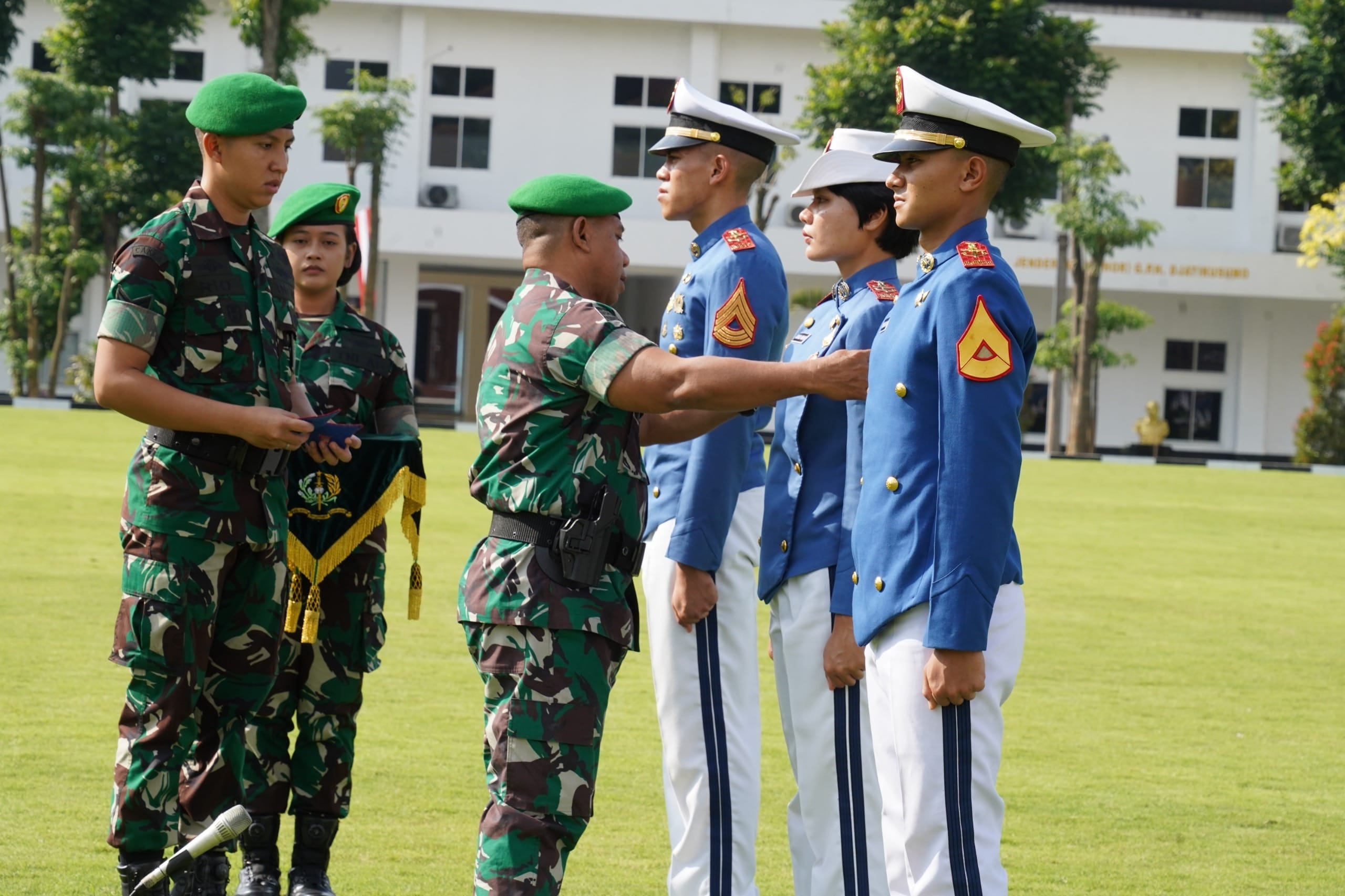 Upacara Kenaikan Tingkat dan Pangkat Taruna Akmil Gub Akmil Tekankan Pentingnya Tanggung Jawab dan Kepemimpinan