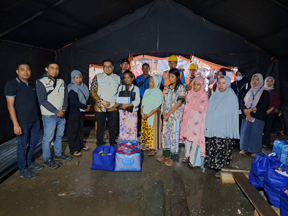 PLN UP3 Kendari ULP Kolaka Salurkan Bantuan Kepada Korban Kebakaran Jln. Sunu, Kel. Dawi Dawi Kec. Pomaala