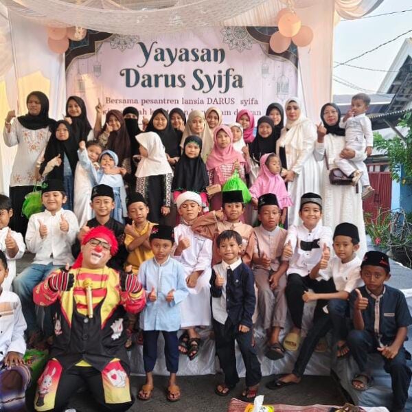 Gubernur LIRA Jatim Samsudin Hadiri Santunan Anak Yatim Darus Syifa