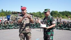 Momen Kejutan Dari TNI Untuk Wakil Gubernur Militer Perancis