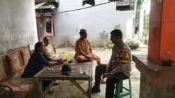 Bhabinkamtibmas Kelurahan Sukamulya Sambang Warga, Sampaikan Pesan Kamtibmas