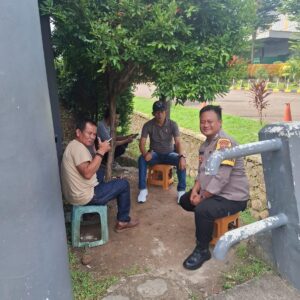 Bhabinkamtibmas Desa Talaga Sambang Warga, Sampaikan Pesan Kamtibmas dan Layanan Polisi 110 Bhabinkamtibmas Desa Talaga Sambang Warga, Sampaikan Pesan Kamtibmas dan Layanan Polisi 110