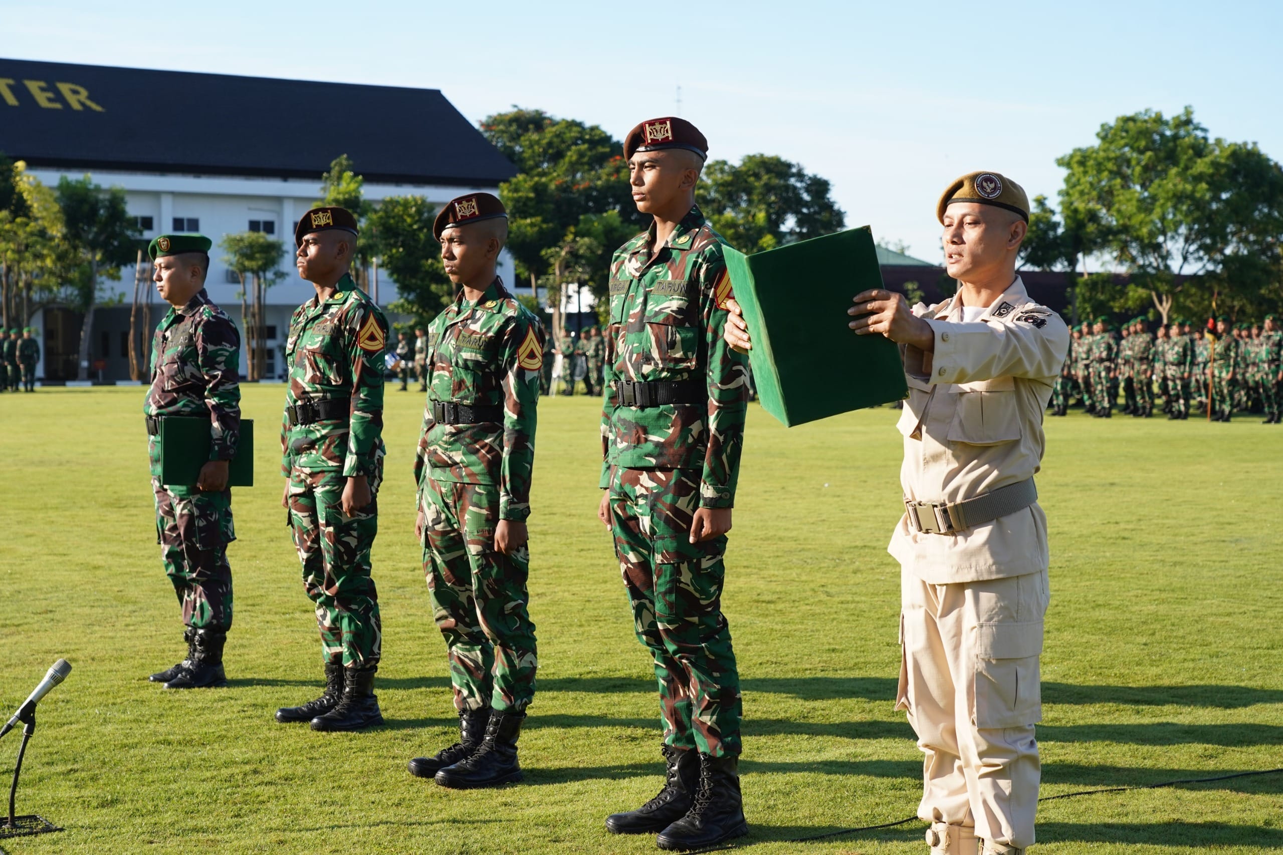 Wagub Akmil Pimpin Upacara Tujuhbelasan: Tegaskan Komitmen Integritas dan Kesiapsiagaan Prajurit Wagub Akmil Pimpin Upacara Tujuhbelasan: Tegaskan Komitmen Integritas dan Kesiapsiagaan Prajurit