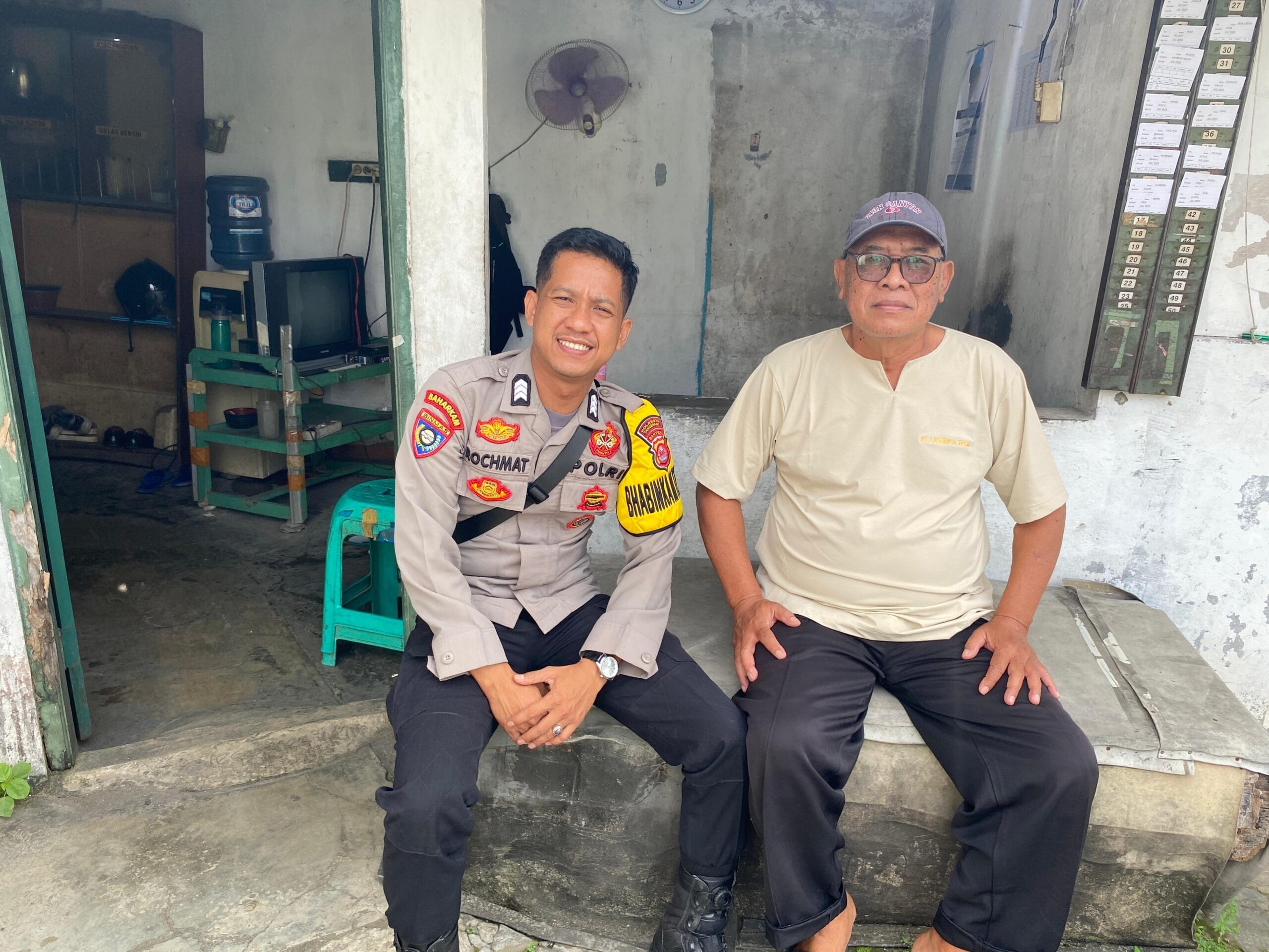 Bhabinkamtibmas Sambang ke Warga Talagasari, Jalin Silaturahmi dan Himbauan Harkamtibmas