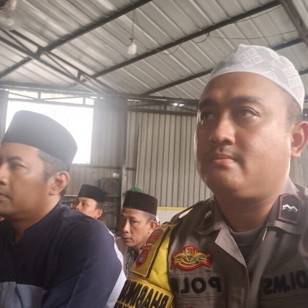 Bhabinkamtibmas Desa Sukanagara Laksanakan Shalat Jumat Keliling, Pererat Silaturahmi dan Sampaikan Himbauan Kamtibmas