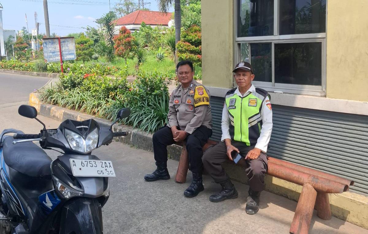 Bhabinkamtibmas Desa Talaga Sambangi Warga, Sampaikan Pesan Kamtibmas dan Sosialisasi Layanan Polisi 110