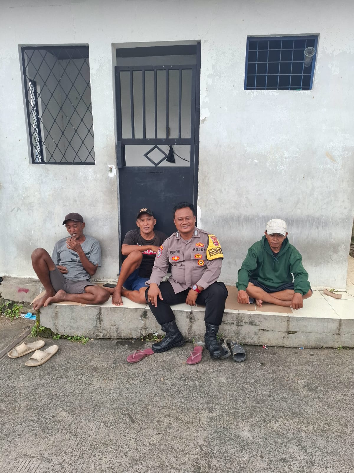 Bhabinkamtibmas Desa Talaga Laksanakan Program Polisi Peduli Pengangguran Dorong Warga untuk Bangkit dan Berkarya