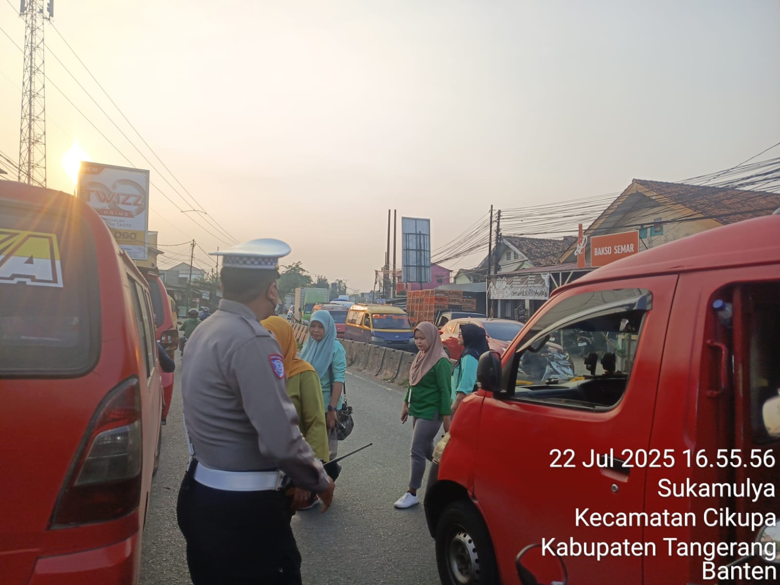 PECAK Sore Polsek Cikupa Dukung Kelancaran Mobilitas Masyarakat PECAK Sore Polsek Cikupa Dukung Kelancaran Mobilitas Masyarakat
