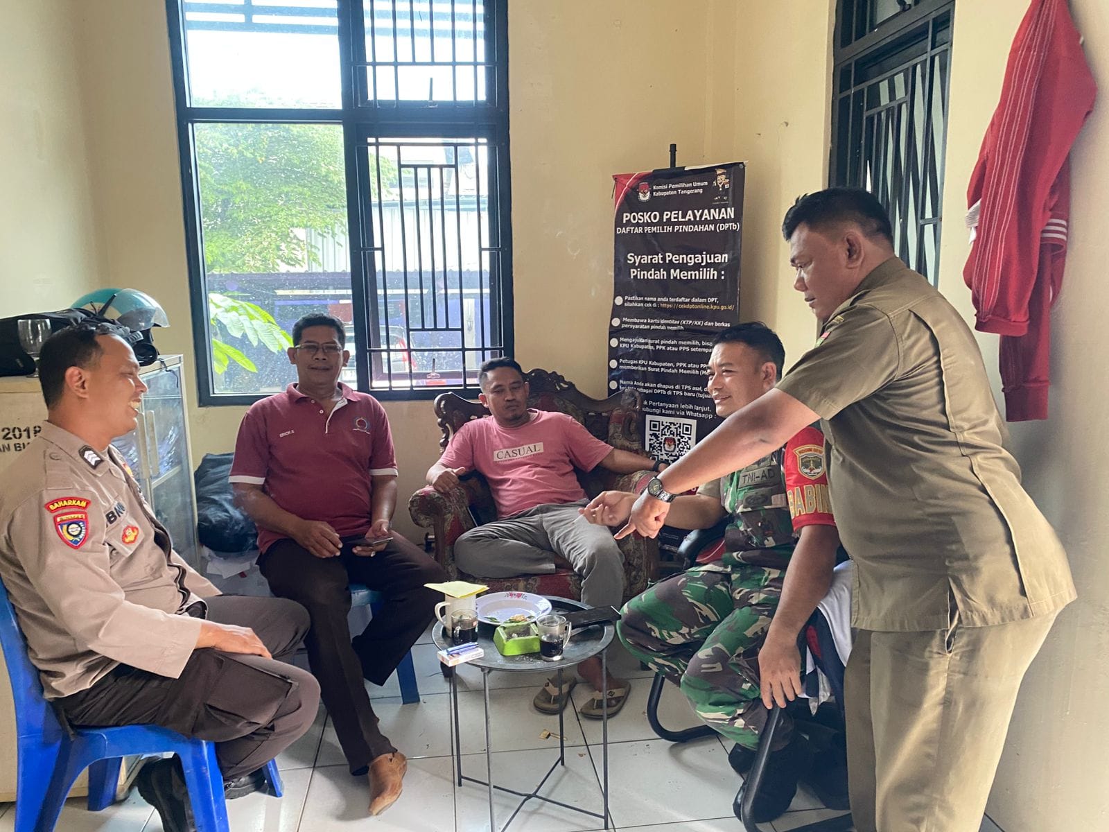 Sambang Humanis Bhabinkamtibmas di Cikupa, Warga Dapat Edukasi Keamanan Sambang Humanis Bhabinkamtibmas di Cikupa, Warga Dapat Edukasi Keamanan