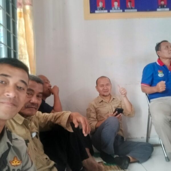 Bhabinkamtibmas Desa Cibadak Sambangi Warga, Jalin Komunikasi untuk Wujudkan Kamtibmas Kondusif