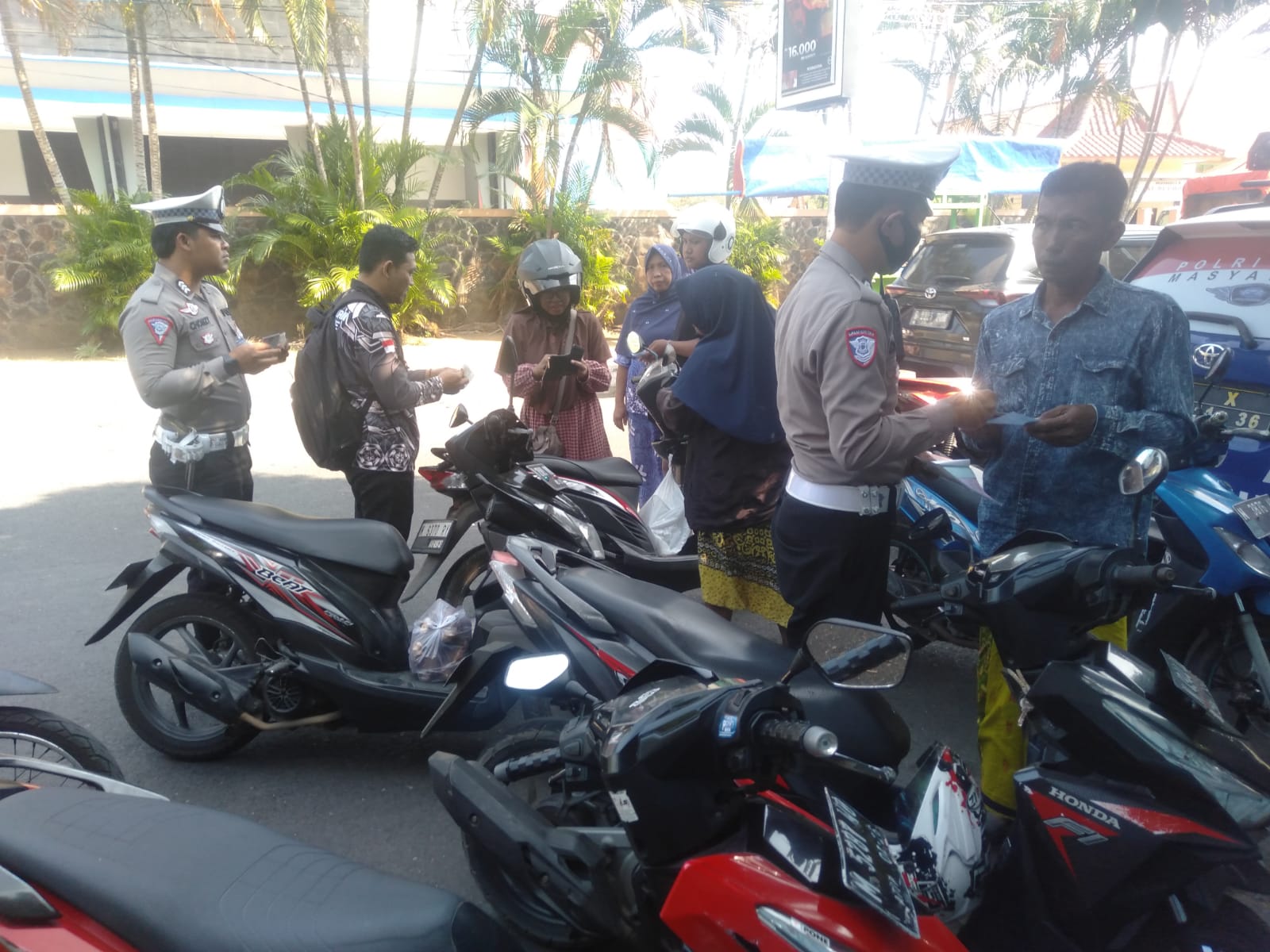 Puluhan Motor Terjaring Operasi Patuh Semeru di Kota Probolinggo, Banyak Pelanggar Helm